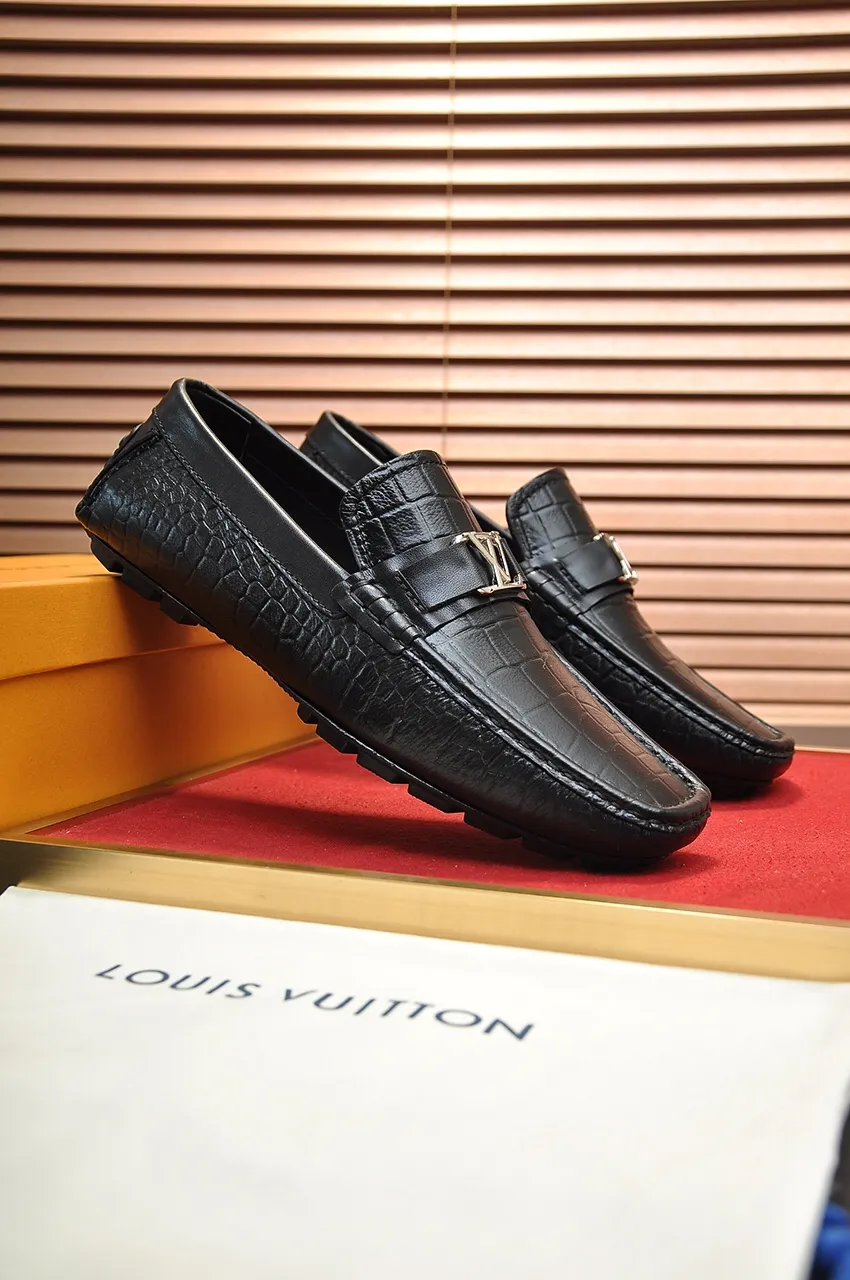 Men's men's shoes 💰420💶 [LV Doudou shoes] (water-dyed cowhide lining) new model is on the market, available on the official website. The new Doudou shoes are processed into single-color materials, and the uppers are made of imported horsehide leather. The body of the shoe is fully hemmed with mark thread, and is lined with imported original cowhide leather. The elegant shoe shape is super suitable for all-matching, and the size is 38-44.